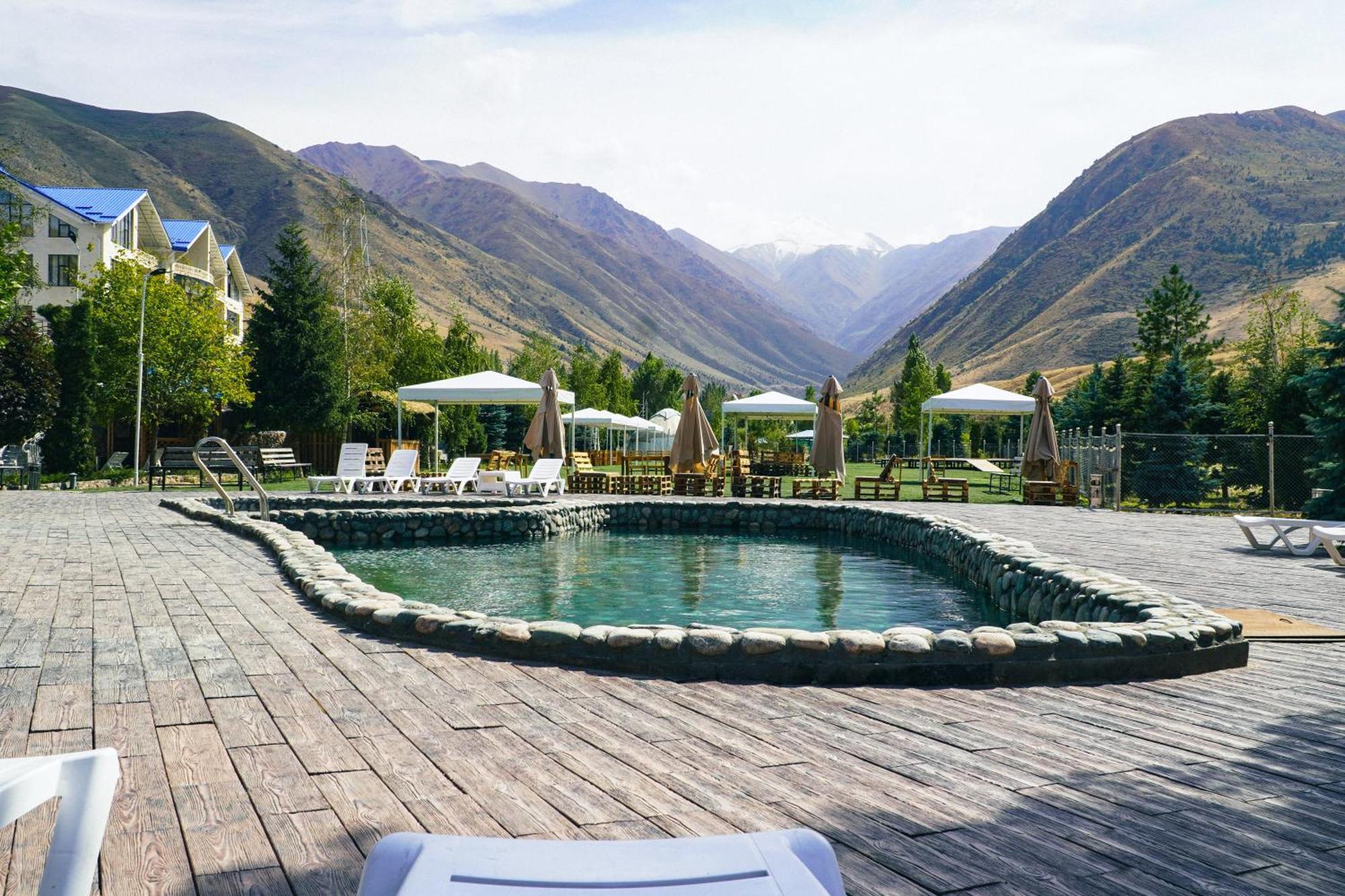 Mountain View Hot Spring Resort ビシュケク エクステリア 写真